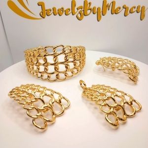 Earrings,Bracelet and Pendant Set